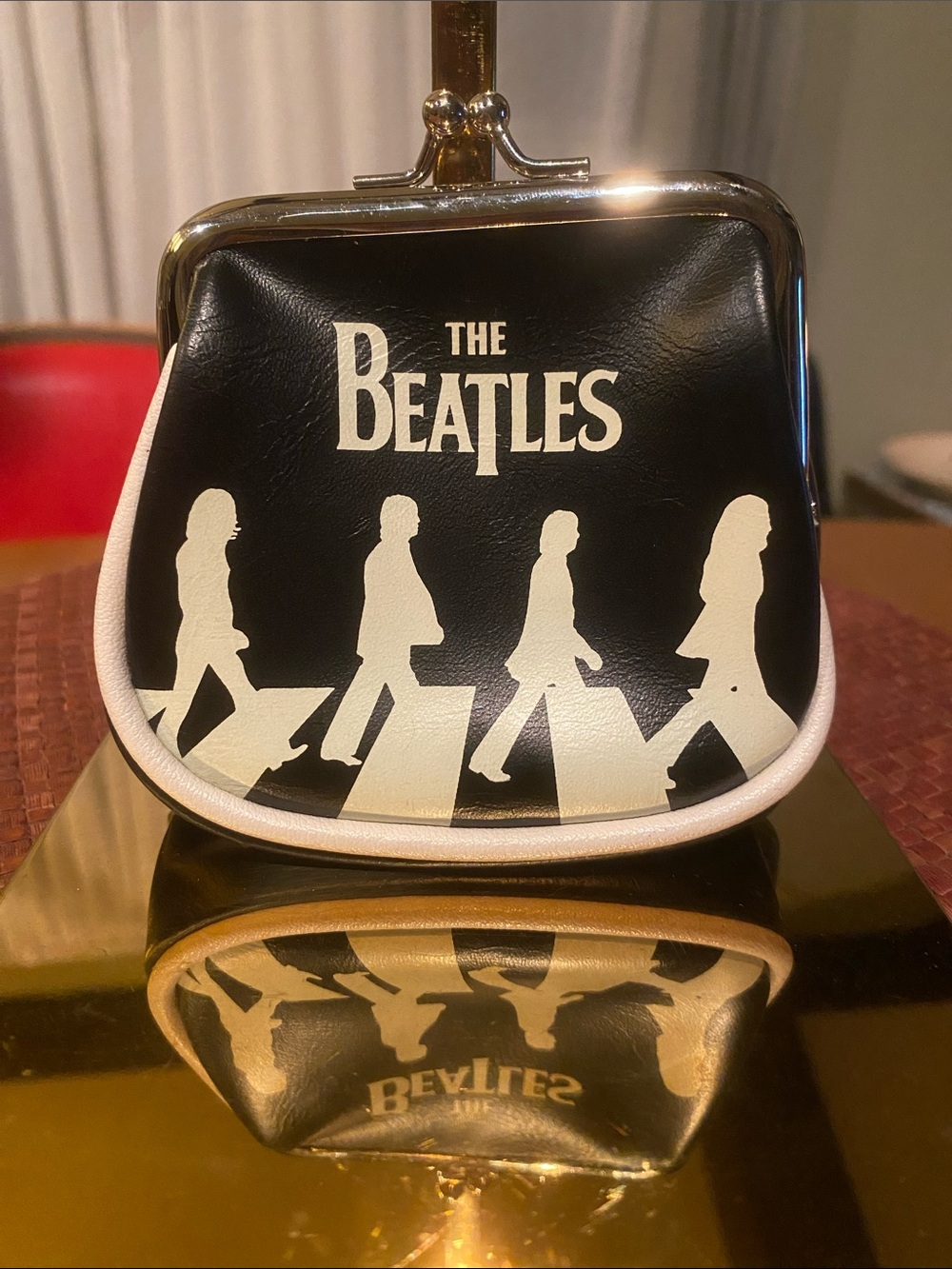 Beatles Abbey Road coin purse classic black and white with a kiss-lock clasp. - Picture 1 of 8